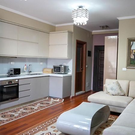Lovely Apartment In The Heart Of 地拉那 外观 照片