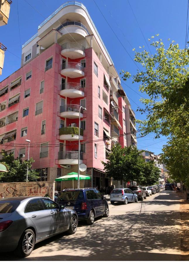 Lovely Apartment In The Heart Of 地拉那 外观 照片