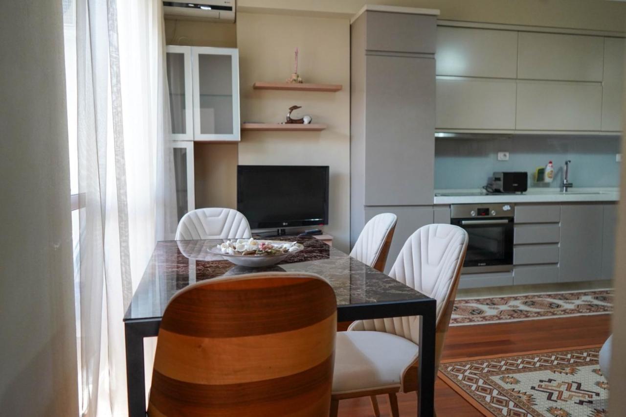 Lovely Apartment In The Heart Of 地拉那 外观 照片