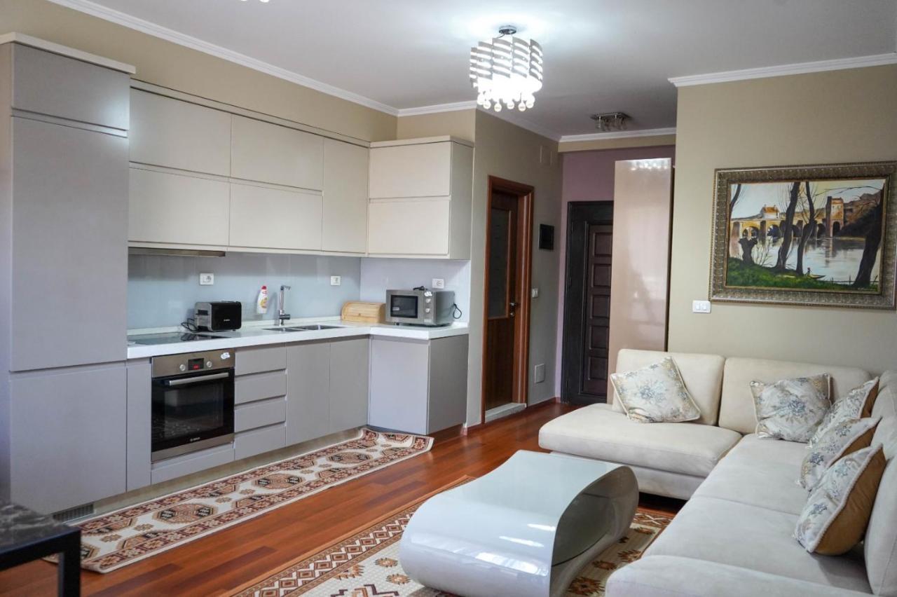 Lovely Apartment In The Heart Of 地拉那 外观 照片