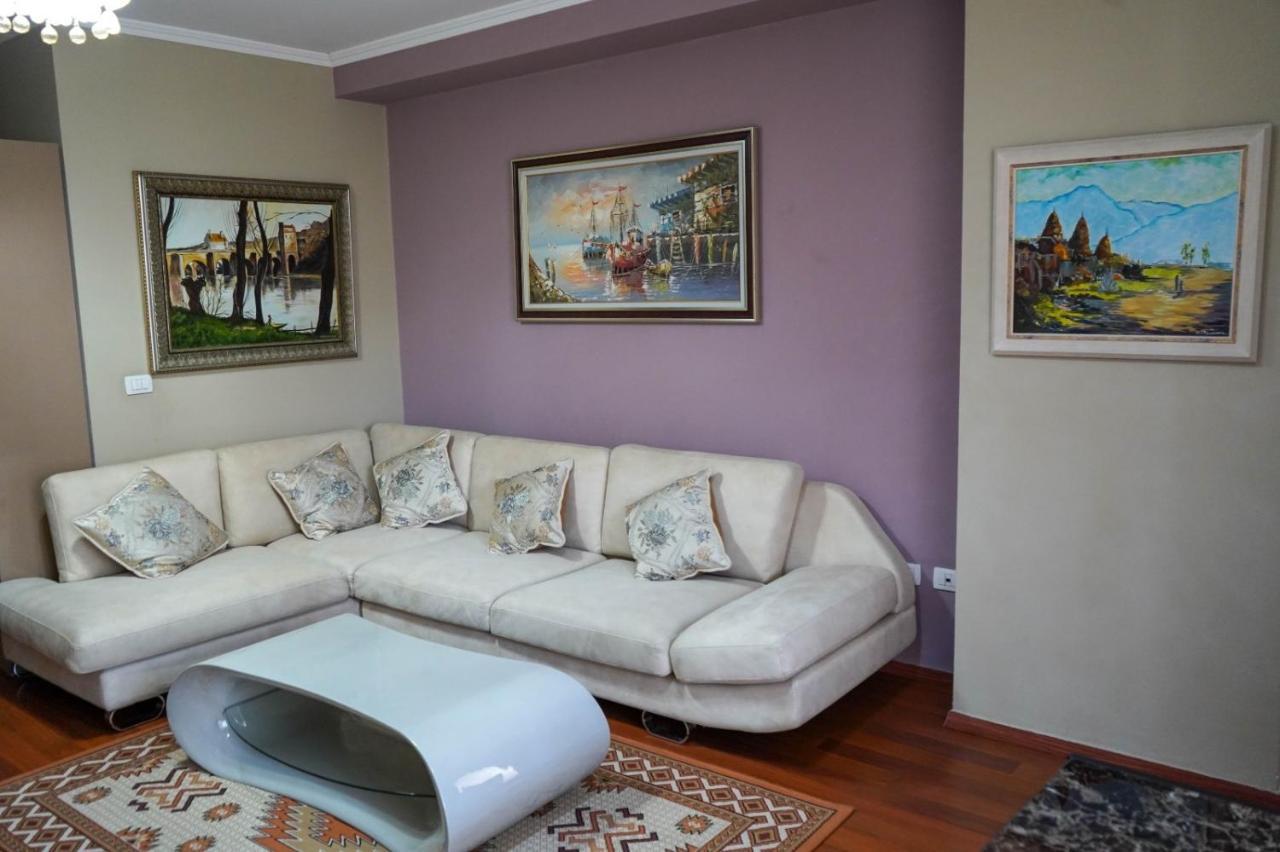 Lovely Apartment In The Heart Of 地拉那 外观 照片